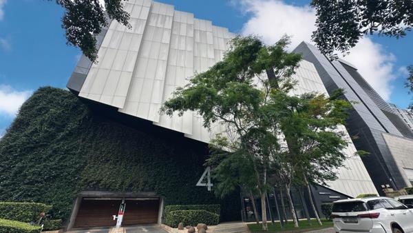 5 555  m² Office Space