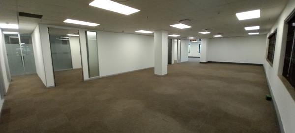 660  m² Commercial space