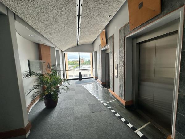 319  m² Commercial space