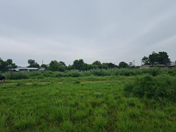 1 020 m² Land