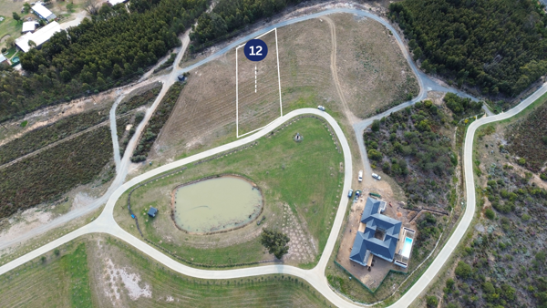 1 639 m² Land