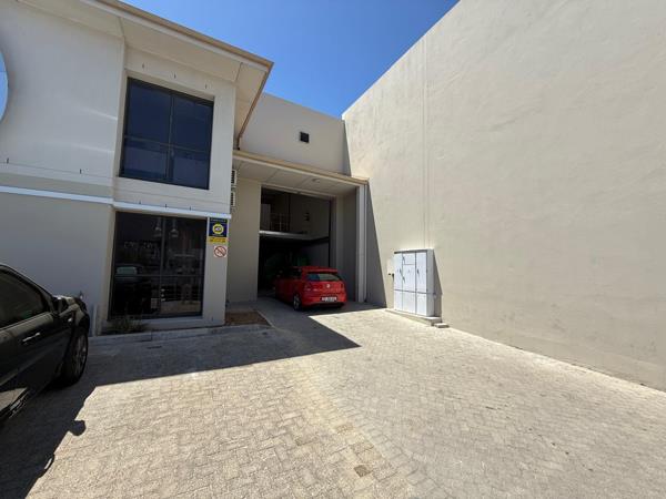 587  m² Industrial space