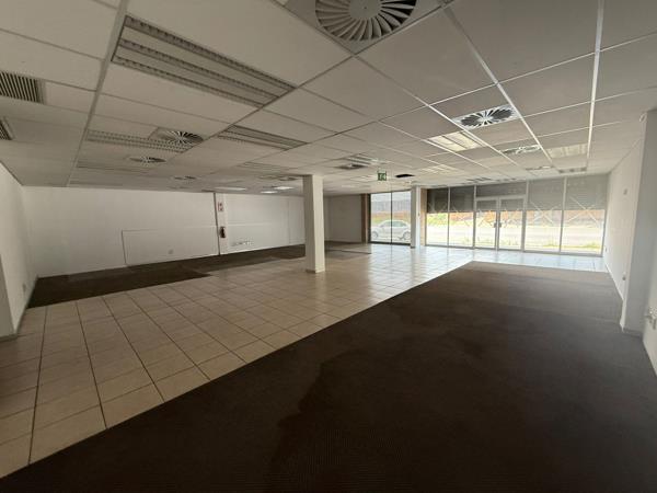 207  m² Commercial space