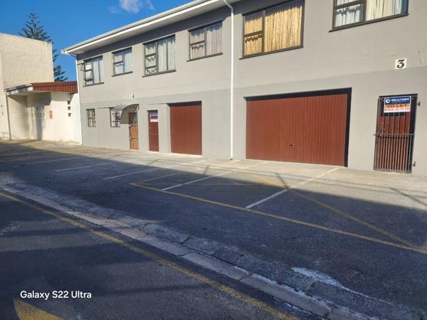 76  m² Commercial space