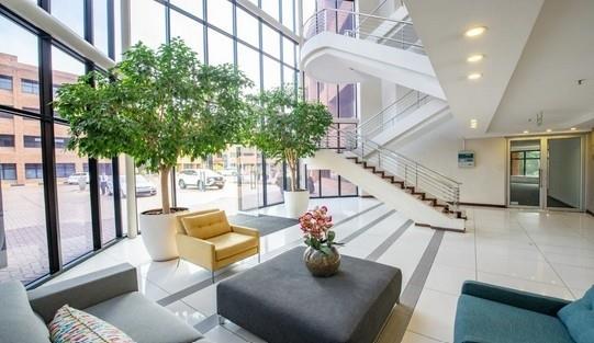 1 165.9  m² Commercial space