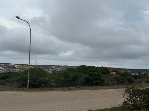 2 500 m² Land