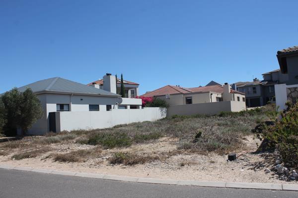 370 m² Land
