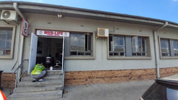 330  m² Industrial space