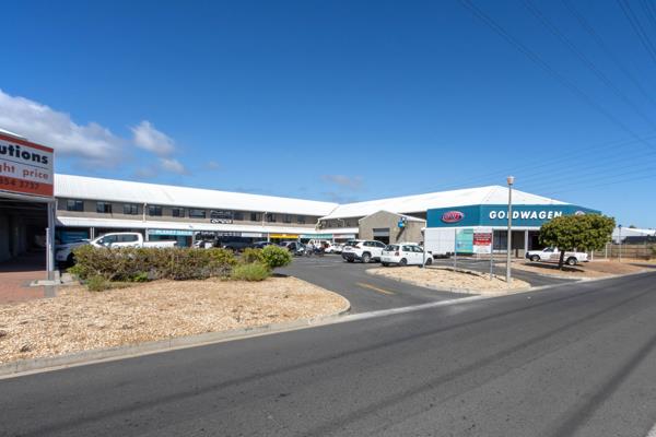 273  m² Commercial space