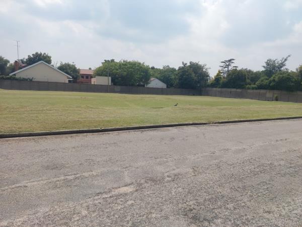 1 974 m² Land