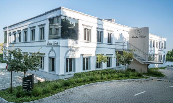 1 099  m² Office Space