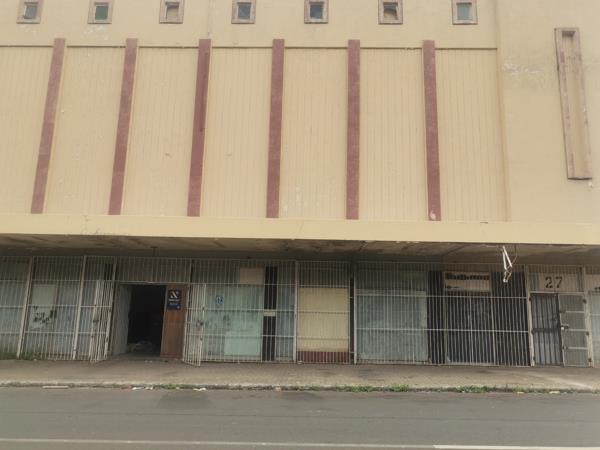 996 m² Commercial space