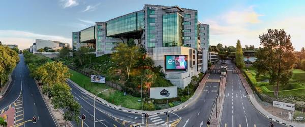 947.3  m² Commercial space