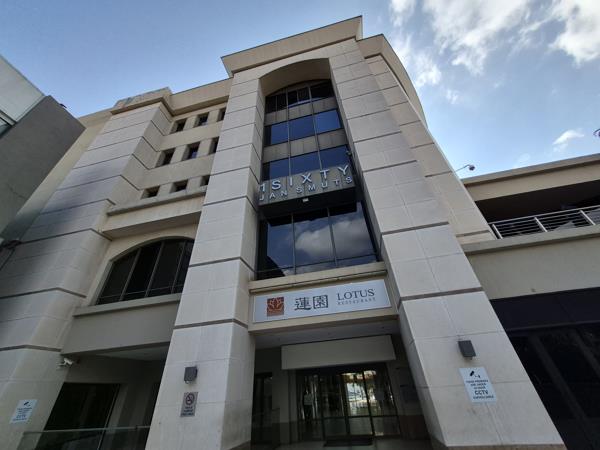 332  m² Commercial space