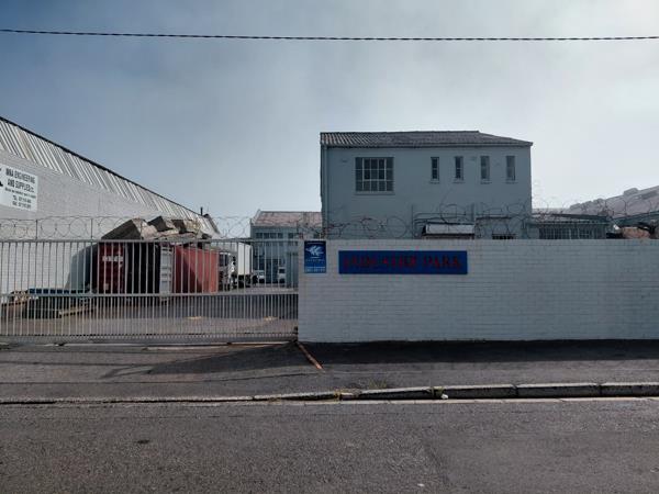 900  m² Commercial space