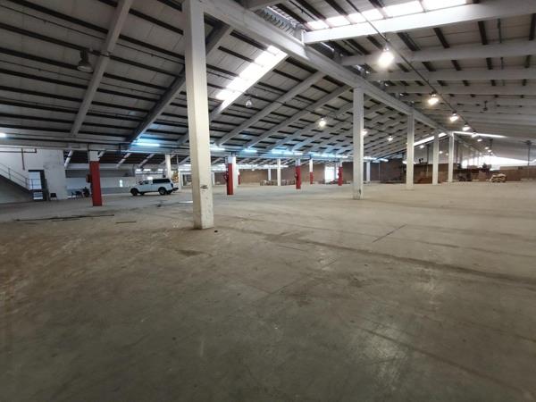 5 600  m² Industrial space