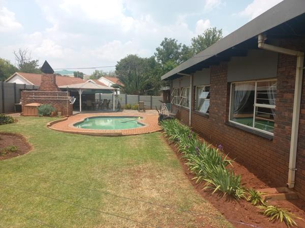 6 Bedroom House