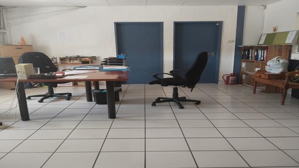 414  m² Industrial space