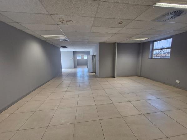 302  m² Office Space