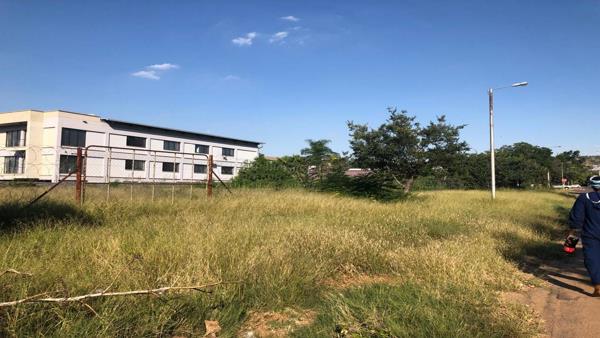3 009 m² Land