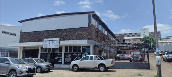 1 230 m² Commercial space