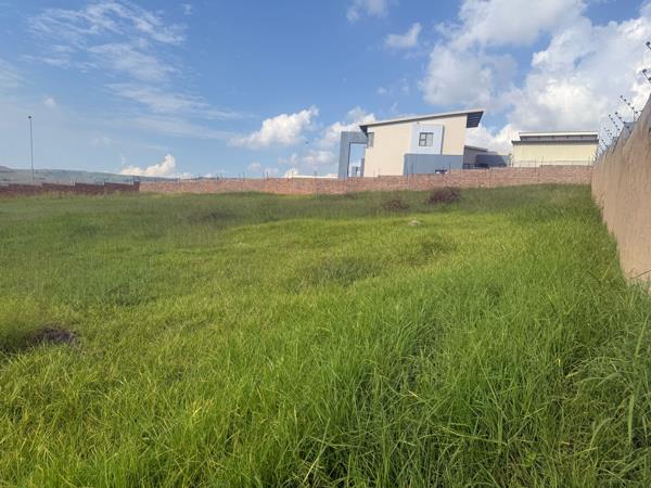 806 m² Land