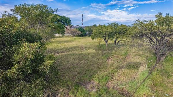 7 749 m² Land