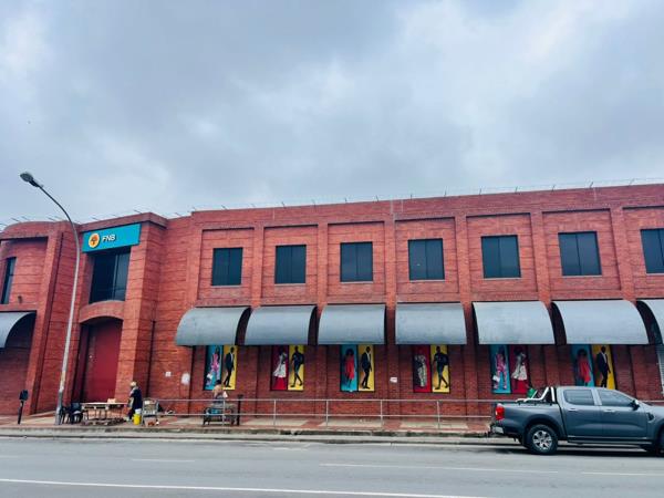 551  m² Commercial space