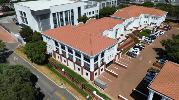 376.1 m² Commercial space