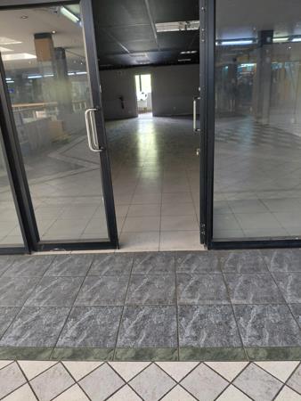 100  m² Retail Space