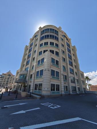 324  m² Commercial space