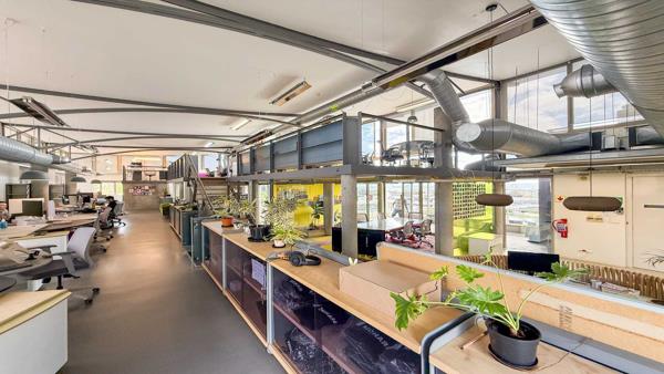 353  m² Office Space