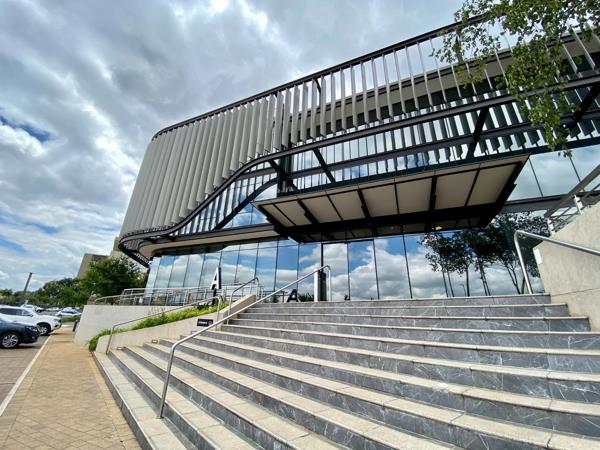 749  m² Office Space