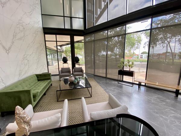 749 m² Office Space