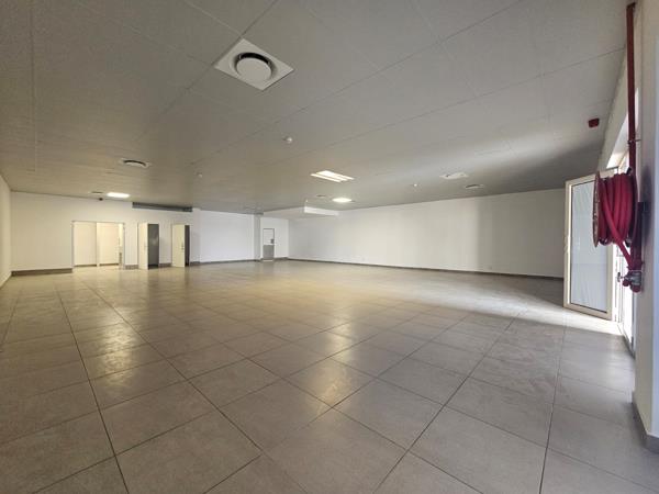 220  m² Retail Space