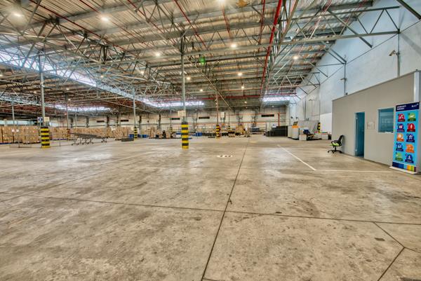10 000  m² Industrial space