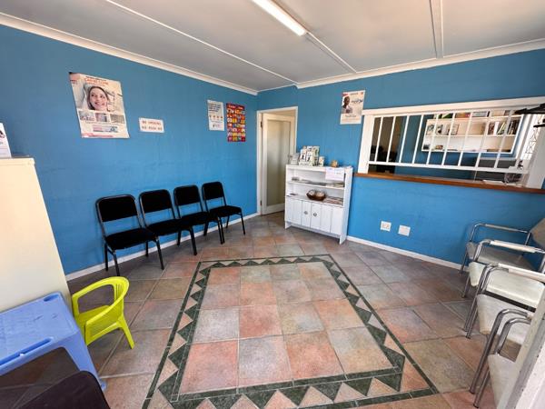 159  m² Commercial space