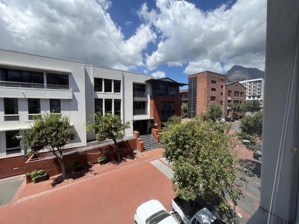 320  m² Commercial space