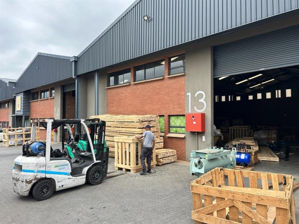 1 000  m² Industrial space