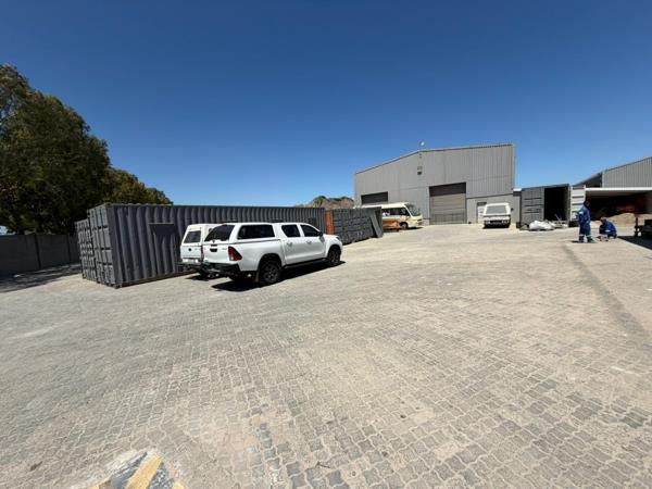 415  m² Industrial space