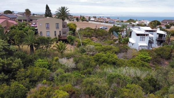 700 m² Land