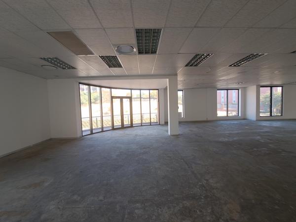 411  m² Commercial space