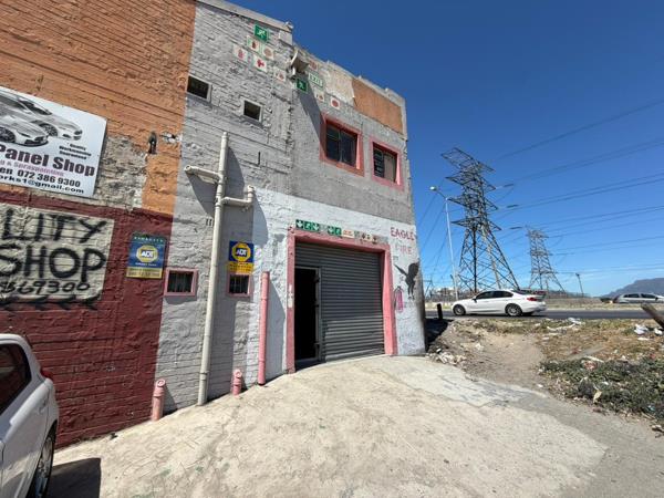 196  m² Industrial space