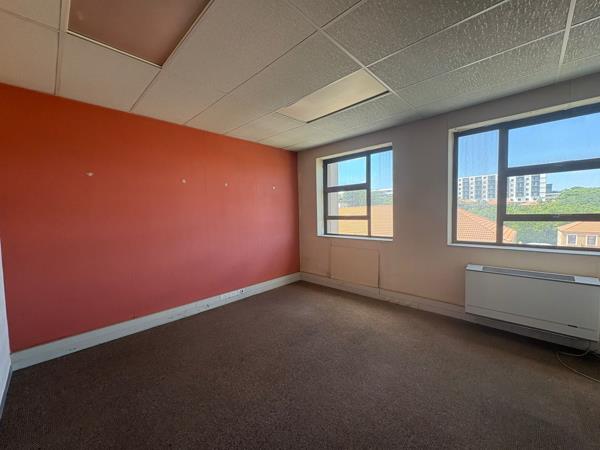 800  m² Commercial space