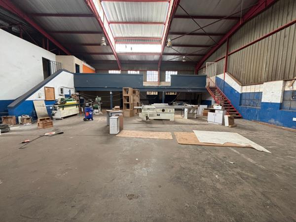 482  m² Industrial space