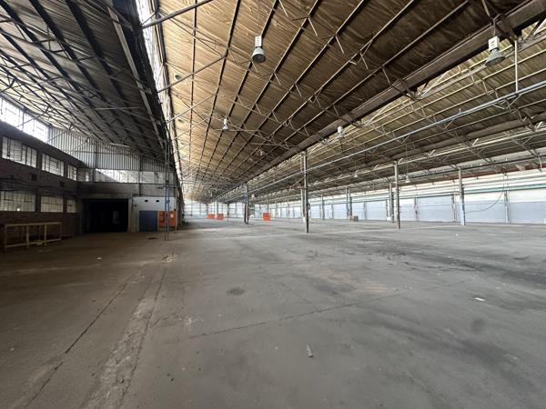 10 000  m² Industrial space