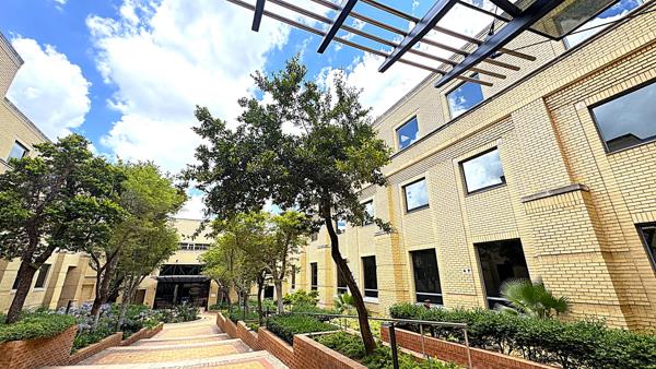 1 009 m² Office Space