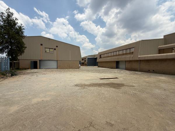 3 000  m² Industrial space