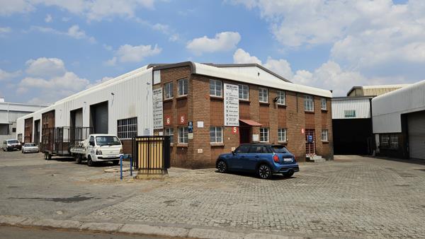 690  m² Industrial space