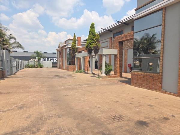 1 400  m² Industrial space